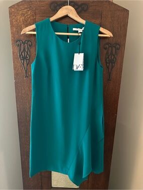 NWT Diane Von Furstenberg DVF Wylda Green Elegant Ruffle Shift Dress - Size 2